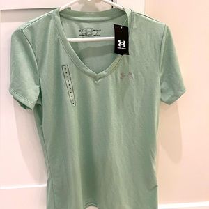 NWT Women’s Under Armour- Medium